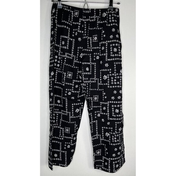 Amy Byer California 10 Made In Mexico Y2K Capri Black White Floral Pants - Picture 3 of 5